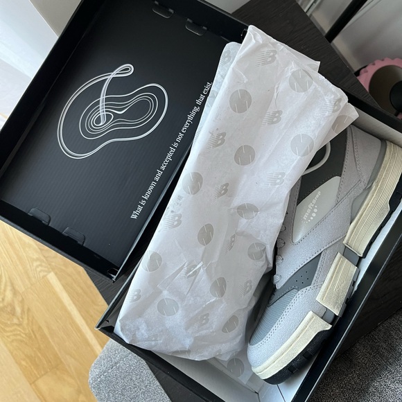 Autographed! New Balance 0.01 x MSFTSrep Grey (Signed by Jaeden Smith) - Picture 8 of 10